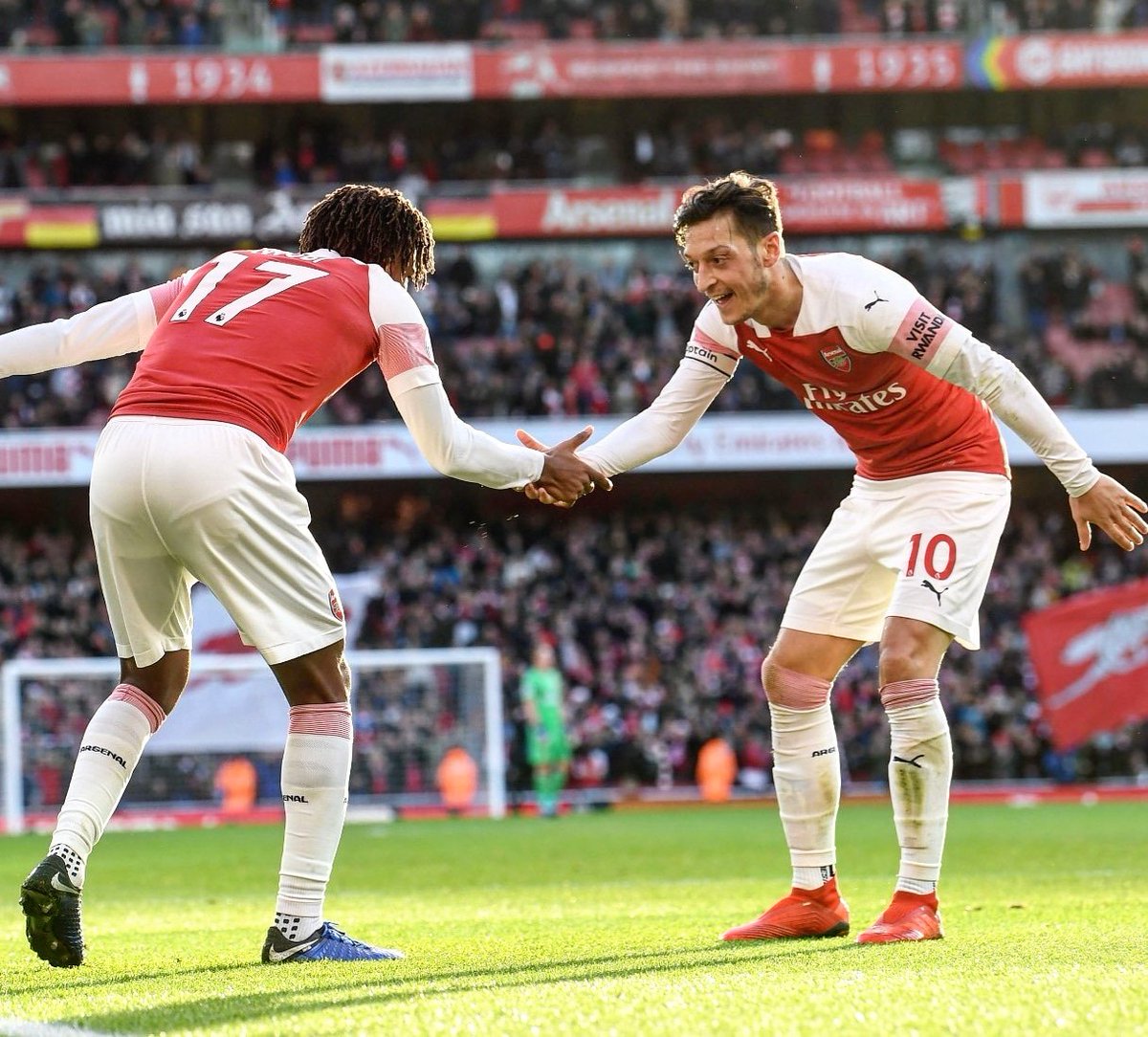 özil