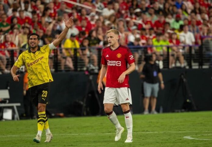 Donny van de Beek1